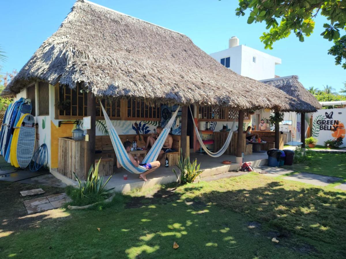 Green Belly Surf Hostel El Paredón Buena Vista المظهر الخارجي الصورة