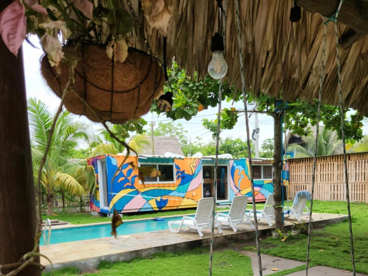 Green Belly Surf Hostel El Paredón Buena Vista المظهر الخارجي الصورة