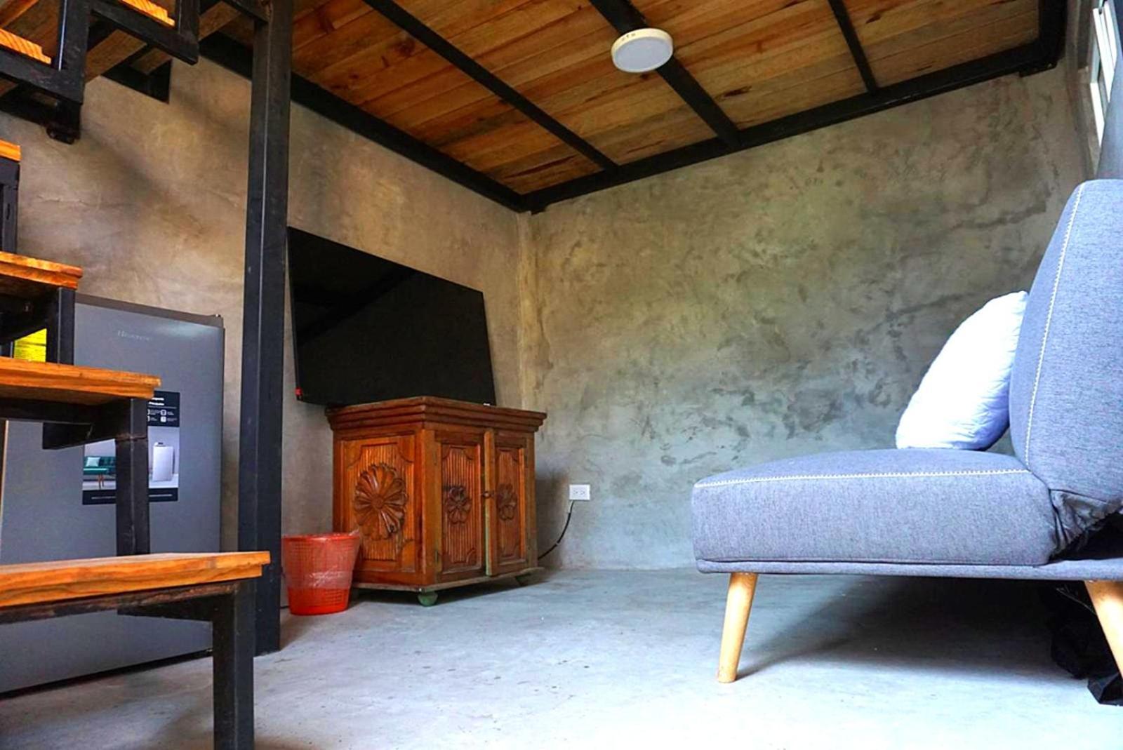 Green Belly Surf Hostel El Paredón Buena Vista المظهر الخارجي الصورة