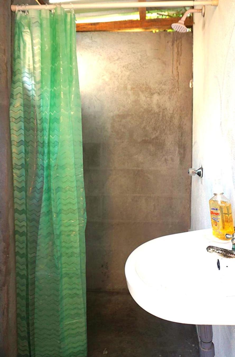 Green Belly Surf Hostel El Paredón Buena Vista المظهر الخارجي الصورة